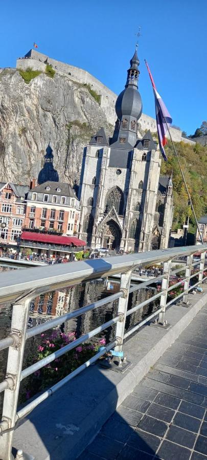 Un Studio A Louer Ds Un Endroit Calme Pres De La Ville De Dinant Bagian luar foto